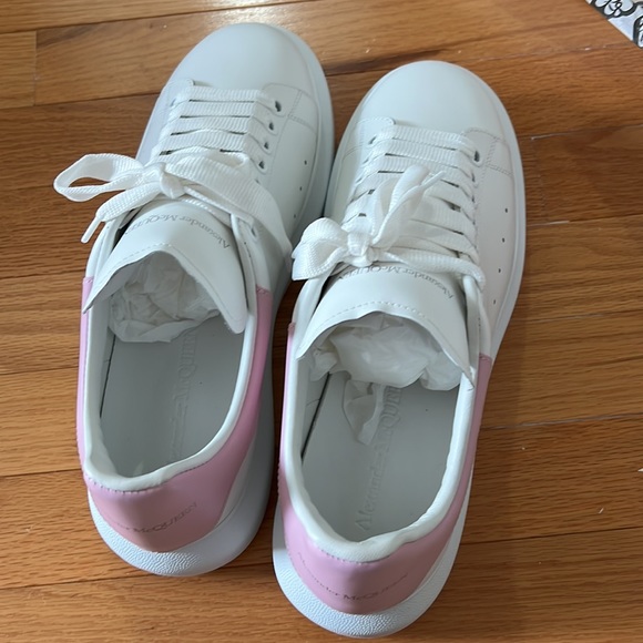 Alexander McQueen Sneakers - Picture 6 of 9